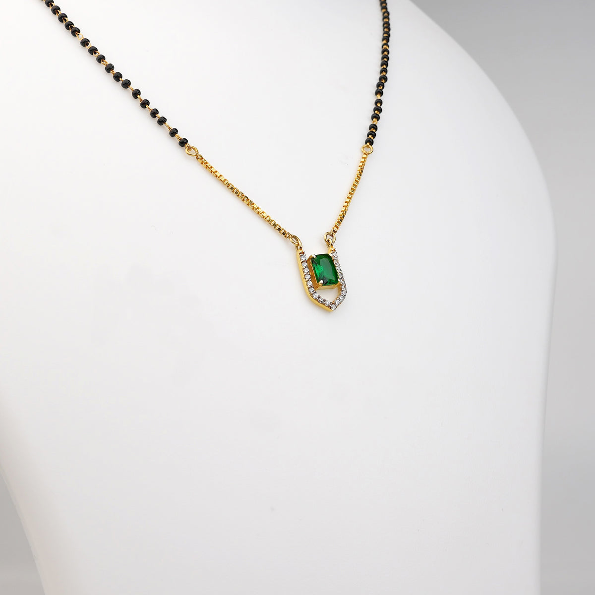 Silver Emerald Radiance 925 Sterling Silver Mangalsutra | SSARONG RM-001